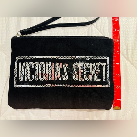 Victoria’s Secret Multiuse Wristlet - Picture 3 of 4
